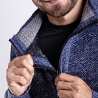 LOFOTEN pánsky sveter s krátkym zipsom tm. modrý melír