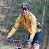 TORQMAN SHORTS BIB pánské cyklistické kraťasy s kšandami černá