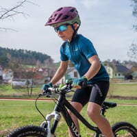 VENTO SHORTS detské cyklistické šortky čierna